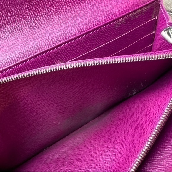 AUTHENTIC Louis Vuitton Monogram Sarah Wallet. Violet - Picture 8 of 15